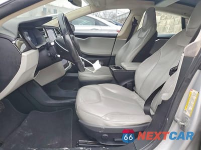 Zdjęcie 7 z 12 samochodu: 2014 TESLA MODEL S VIN:5YJSA1H16EFP54943 - miniatura