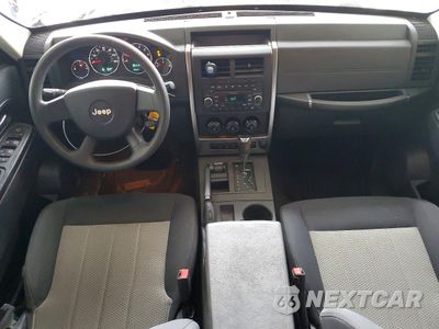 Zdjęcie 8 z 12 samochodu: 2009 JEEP LIBERTY SPORT VIN:1J8GN28K29W540857 - miniatura