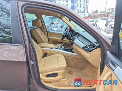 Piąte zdjęcie samochodu w środku: 2013 BMW X5 XDRIVE35I VIN:5UXZV4C56D0E09683 - miniatura