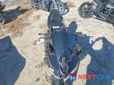 Piąte zdjęcie samochodu w środku: 2022 KAWASAKI EX650 N VIN:ML5EXEN10NDA49485 - miniatura