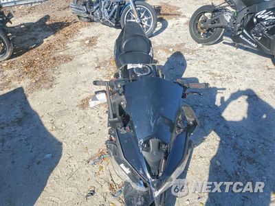 Piąte zdjęcie samochodu w środku: 2022 KAWASAKI EX650 N VIN:ML5EXEN10NDA49485 - miniatura
