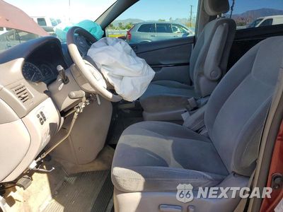Zdjęcie 7 z 13 samochodu: 2004 TOYOTA SIENNA LE 8 PASSENGER VIN:5TDZA23C54S085152 - miniatura