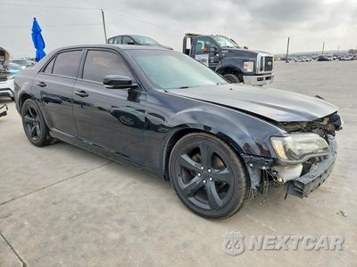 Czwarte zdjęcie samochodu z boku: 2018 CHRYSLER 300 S VIN:2C3CCABG9JH201661 - miniatura