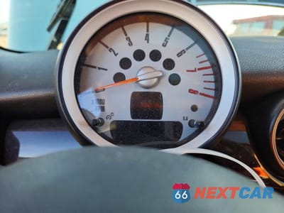 Zdjęcie 9 z 11 samochodu: 2009 MINI COOPER S VIN:WMWMF73519TW83707 - miniatura