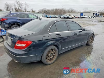 Trzecie zdjęcie samochodu z tyłu: 2013 MERCEDES-BENZ C 300 4MATIC VIN:WDDGF8ABXDR269612 - miniatura