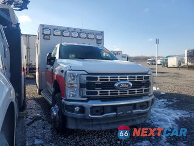 Czwarte zdjęcie samochodu z boku: 2024 FORD F350 SUPER DUTY AMBULANCE VIN:1FDRF3HN5RDA26893 - miniatura