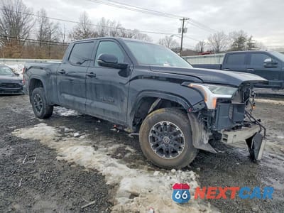Czwarte zdjęcie samochodu z boku: 2022 TOYOTA TUNDRA SR5 VIN:5TFLA5ECXNX007739 - miniatura