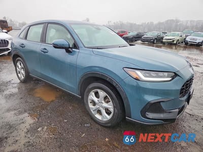 Czwarte zdjęcie samochodu z boku: 2023 HONDA HR-V LX VIN:3CZRZ1H36PM708062 - miniatura