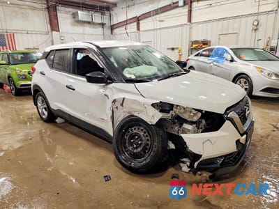 Czwarte zdjęcie samochodu z boku: 2020 NISSAN KICKS VIN:3N1CP5BV2LL533833 - miniatura