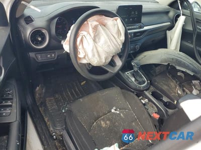 Zdjęcie 8 z 11 samochodu: 2021 KIA FORTE FE VIN:3KPF24AD7ME346122 - miniatura