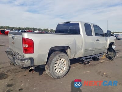 Trzecie zdjęcie samochodu z tyłu: 2011 CHEVROLET SILVERADO K2500 HEAVY DUTY LT VIN:1GC2KXCG7BZ406683 - miniatura