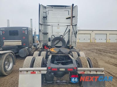 Zdjęcie 6 z 10 samochodu: 2016 VOLVO VN VNL VIN:4V4NC9EH2GN962494 - miniatura