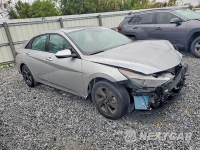 Czwarte zdjęcie samochodu z boku: 2022 HYUNDAI ELANTRA SEL VIN:5NPLM4AG1NH078995 - miniatura