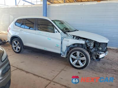 Czwarte zdjęcie samochodu z boku: 2017 BMW X3 XDRIVE28I VIN:5UXWX9C59H0T10773 - miniatura
