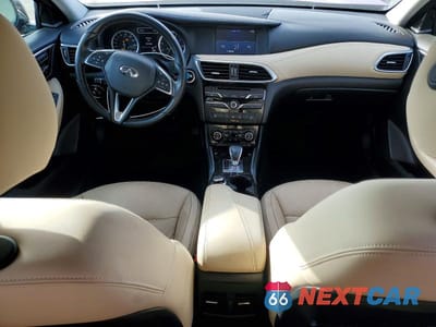 Zdjęcie 8 z 12 samochodu: 2018 INFINITI QX30 BASE VIN:SJKCH5CP2JA051830 - miniatura