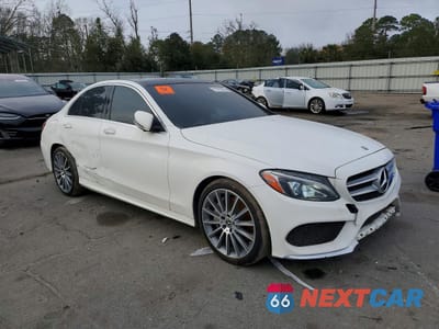 Czwarte zdjęcie samochodu z boku: 2018 MERCEDES-BENZ C 300 VIN:55SWF4JB2JU265438 - miniatura