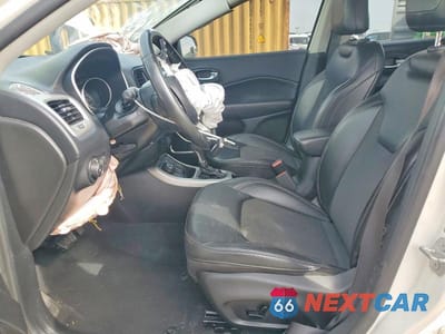 Zdjęcie 7 z 13 samochodu: 2019 JEEP COMPASS LATITUDE VIN:3C4NJDBB0KT695952 - miniatura