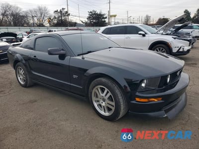 Czwarte zdjęcie samochodu z boku: 2005 FORD MUSTANG GT VIN:1ZVHT82H755102107 - miniatura