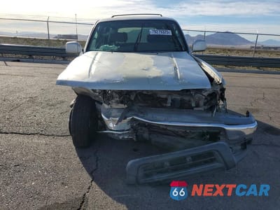 Piąte zdjęcie samochodu w środku: 2002 TOYOTA 4RUNNER SR5 VIN:JT3GN86R220258435 - miniatura