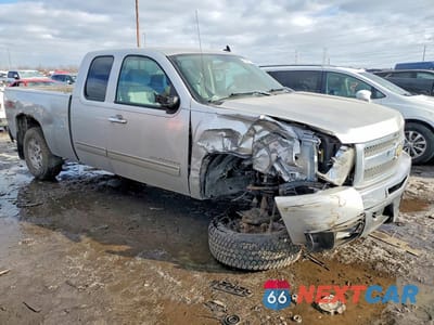 Czwarte zdjęcie samochodu z boku: 2011 CHEVROLET SILVERADO C1500 LT VIN:1GCRCSE05BZ223250 - miniatura