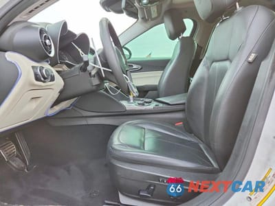 Zdjęcie 7 z 11 samochodu: 2018 ALFA ROMEO GIULIA Q4 VIN:ZARFAEDN7J7573518 - miniatura