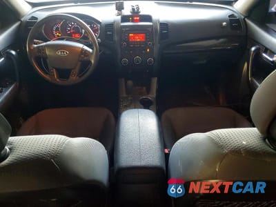 Zdjęcie 8 z 13 samochodu: 2012 KIA SORENTO BASE VIN:5XYKT3A68CG223485 - miniatura