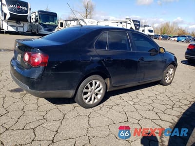 Trzecie zdjęcie samochodu z tyłu: 2010 VOLKSWAGEN JETTA SE VIN:3VWRZ7AJXAM163568 - miniatura