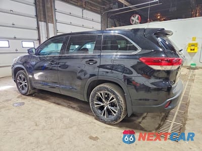 Drugie zdjęcie samochodu z przodu: 2019 TOYOTA HIGHLANDER LE VIN:5TDBZRFH8KS965348 - miniatura