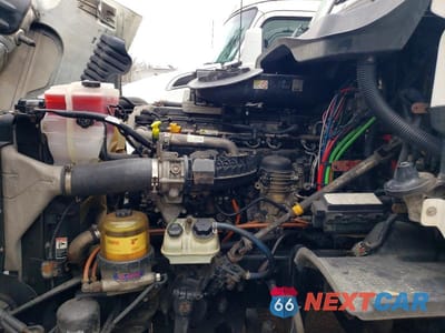 Zdjęcie 7 z 10 samochodu: 2016 FREIGHTLINER CASCADIA 125 SEMI TRUCK VIN:1FUBGEDV7GLHC5652 - miniatura