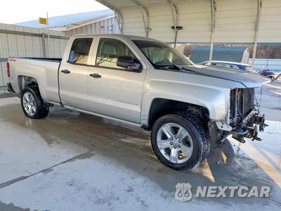Czwarte zdjęcie samochodu z boku: 2017 CHEVROLET SILVERADO K1500 CUSTOM VIN:1GCVKPEC2HZ360261 - miniatura