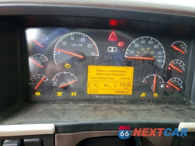 Zdjęcie 8 z 10 samochodu: 2017 VOLVO VNL SEMI TRUCK VIN:4V4NC9EJXHN967883 - miniatura