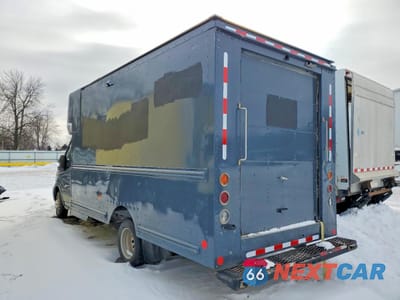 Trzecie zdjęcie samochodu z tyłu: 2022 FORD TRANSIT CUTAWAY CARGO 3.5L 2WD DRW VIN:1FDDF6P88NKA45709 - miniatura