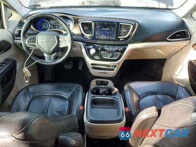 Zdjęcie 8 z 12 samochodu: 2017 CHRYSLER PACIFICA TOURING L VIN:2C4RC1BGXHR711768 - miniatura