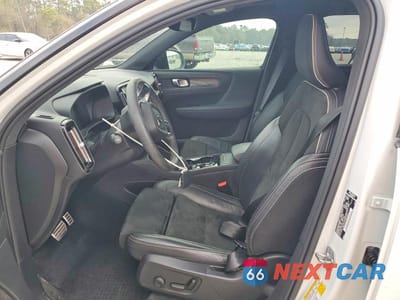 Zdjęcie 7 z 13 samochodu: 2021 VOLVO XC40 T5 R-DESIGN VIN:YV4162UM0M2613299 - miniatura