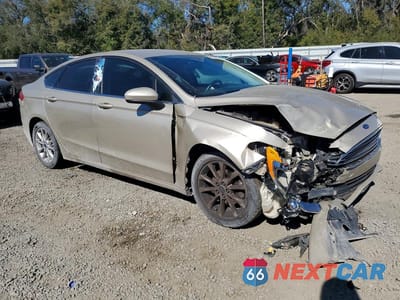 Czwarte zdjęcie samochodu z boku: 2017 FORD FUSION SE VIN:3FA6P0H72HR200371 - miniatura