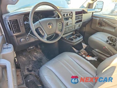 Zdjęcie 8 z 13 samochodu: 2024 GMC SAVANA G2500 VIN:1GTW7AF73R1158436 - miniatura