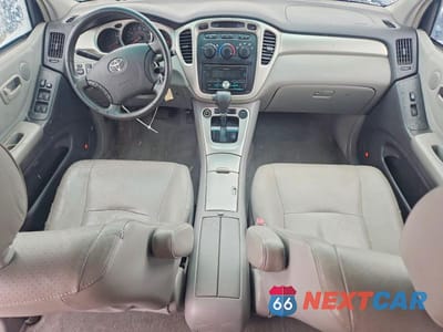 Zdjęcie 8 z 13 samochodu: 2007 TOYOTA HIGHLANDER BASE VIN:JTEEP21A070213024 - miniatura