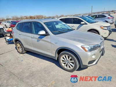 Czwarte zdjęcie samochodu z boku: 2017 BMW X3 SDRIVE28I VIN:5UXWZ7C38H0X38914 - miniatura