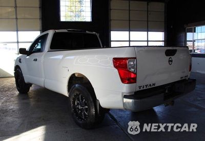 Czwarte zdjęcie samochodu z boku: 2017 NISSAN TITAN SV VIN:1N6AA1R87HN548279 - miniatura