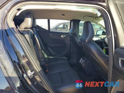 Zdjęcie 11 z 12 samochodu: 2022 VOLVO XC40 T5 MOMENTUM VIN:YV4162UK1N2759551 - miniatura