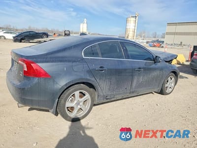 Trzecie zdjęcie samochodu z tyłu: 2013 VOLVO S60 T5 VIN:YV1612FH8D2174760 - miniatura