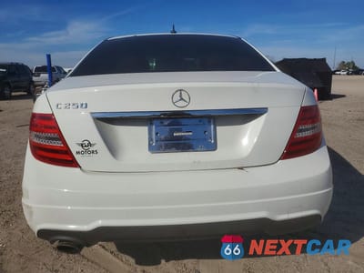 Zdjęcie 6 z 13 samochodu: 2012 MERCEDES-BENZ C 250 VIN:WDDGF4HB4CR239681 - miniatura