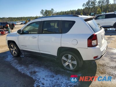 Drugie zdjęcie samochodu z przodu: 2017 JEEP COMPASS LATITUDE VIN:1C4NJDEBXHD139738 - miniatura
