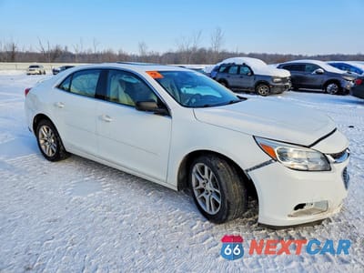 Czwarte zdjęcie samochodu z boku: 2015 CHEVROLET MALIBU 1LT VIN:1G11C5SL3FU116772 - miniatura