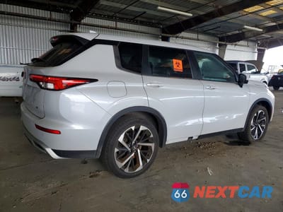 Trzecie zdjęcie samochodu z tyłu: 2023 MITSUBISHI OUTLANDER SE VIN:JA4J3UA87PZ021998 - miniatura
