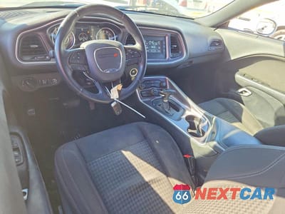 Zdjęcie 8 z 12 samochodu: 2015 DODGE CHALLENGER SXT VIN:2C3CDZAG0FH906059 - miniatura