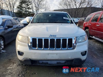 Piąte zdjęcie samochodu w środku: 2012 JEEP GRAND CHEROKEE LAREDO VIN:1C4RJFAT7CC211747 - miniatura