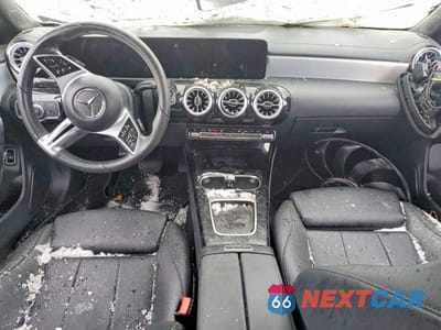 Zdjęcie 8 z 12 samochodu: 2025 MERCEDES-BENZ CLA 250 4MATIC VIN:W1K5J4HB9SN515543 - miniatura