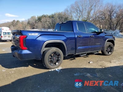 Trzecie zdjęcie samochodu z tyłu: 2023 TOYOTA TUNDRA DOUBLE CAB SR VIN:5TFLA5DA2PX062947 - miniatura