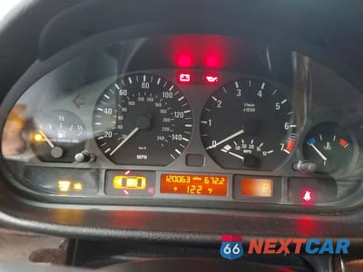 Zdjęcie 9 z 12 samochodu: 2003 BMW 325 I VIN:WBAET37423NJ38196 - miniatura
